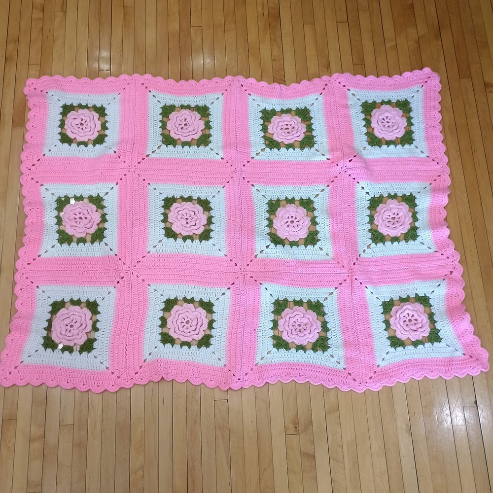 Vintage Handmade Rose Granny Square Crochet Throw Lap Baby Afghan Blanket